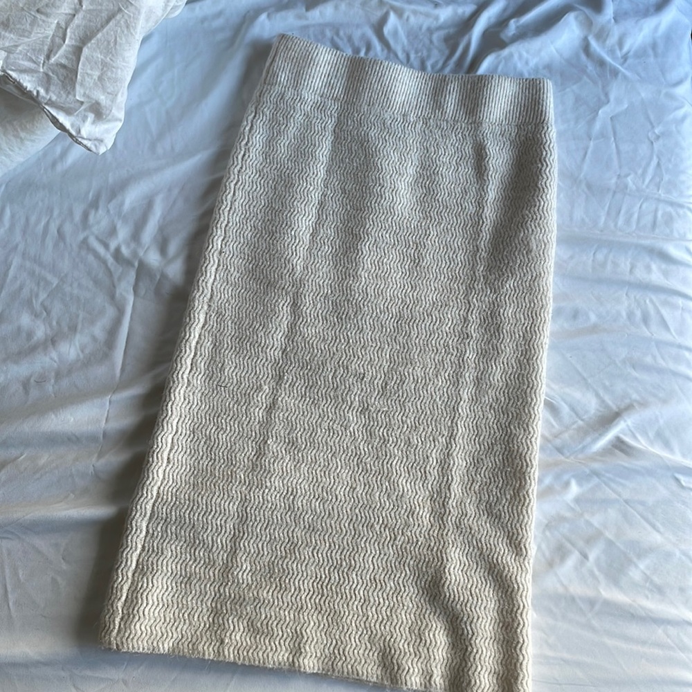 Cozy knit skirt